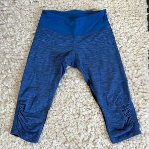 Lululemon yoga leggings capris. Used good condition.